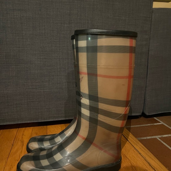Burberry Rain Boots - Picture 2 of 7